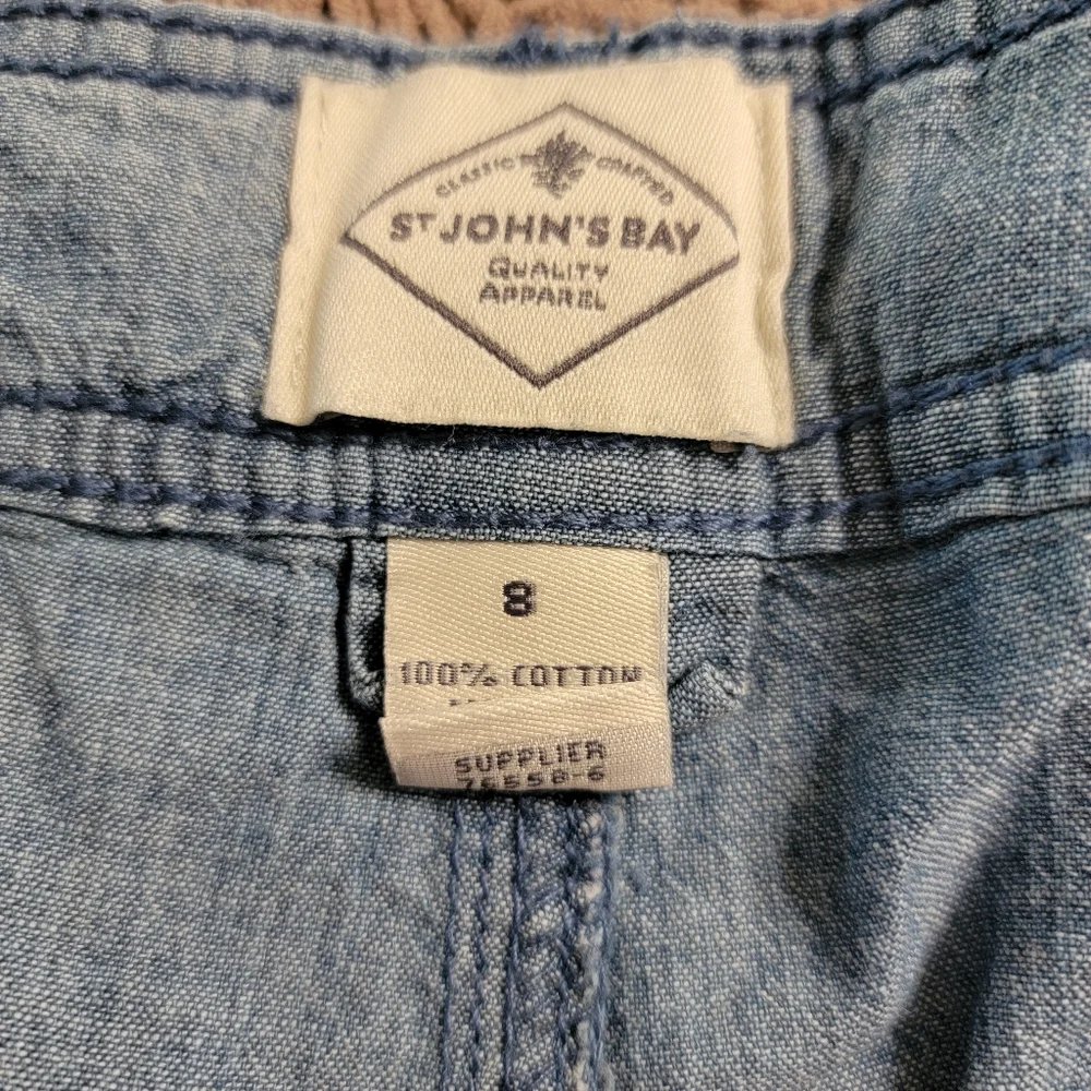 St. John's Bay Women's Chambray Bermuda Shorts Sz 8 NWT - Picture 3 of 4